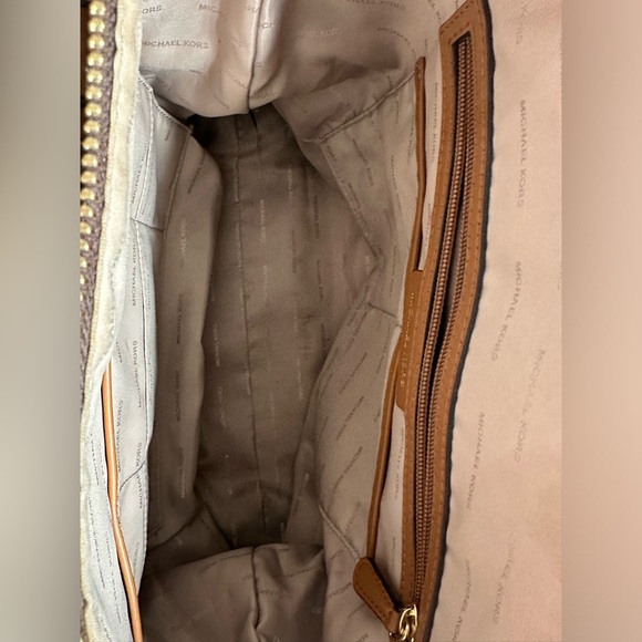 Michael Kors purse - Picture 4 of 5